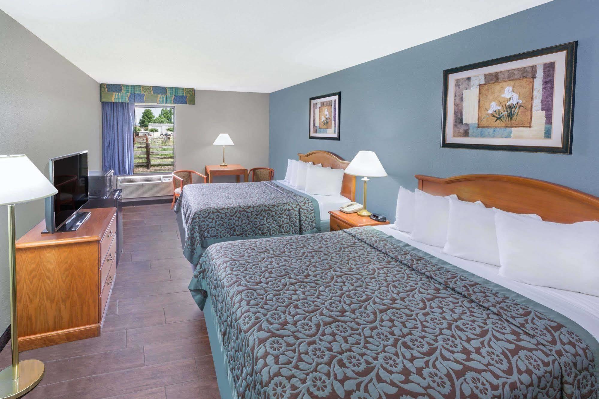 Days Inn By Wyndham Galliano La Eksteriør bilde